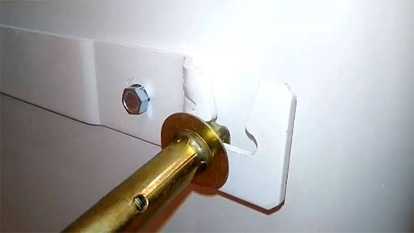 Как повесить водонагреватель на стену