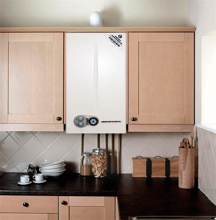 Украшаем кухню ― как спрятать нагревательную газовую колонку на кухне