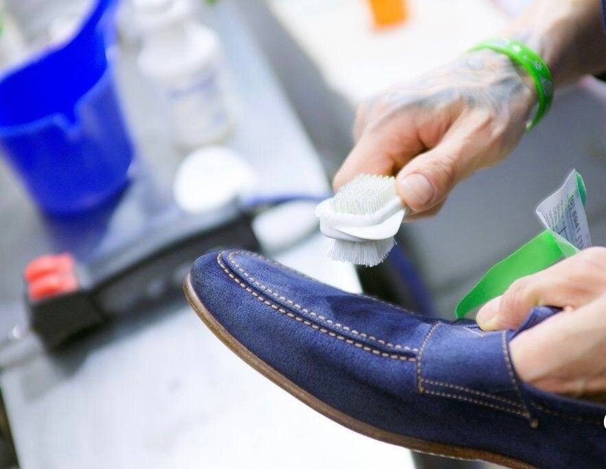 Как почистить кожаную обувь в домашних условиях: 25 лучших способов, можно ли стирать в машинке