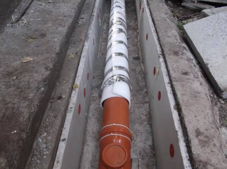 Утепление канализационных труб: скорлупа для теплоизоляции в земле и наружной на улице