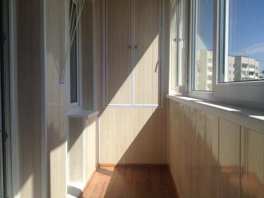 Панели для балкона: плюсы и минусы