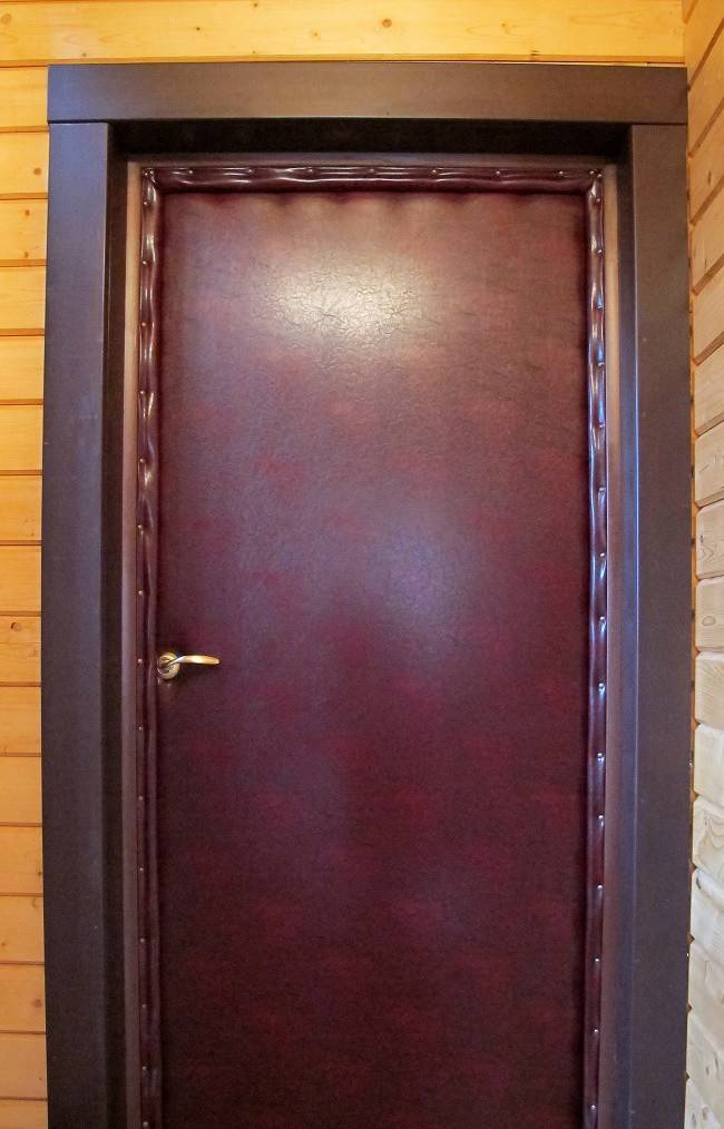 Как утеплить металлические и деревянные входные двери в частном доме своими руками: пошаговая инструкция - советы +видео