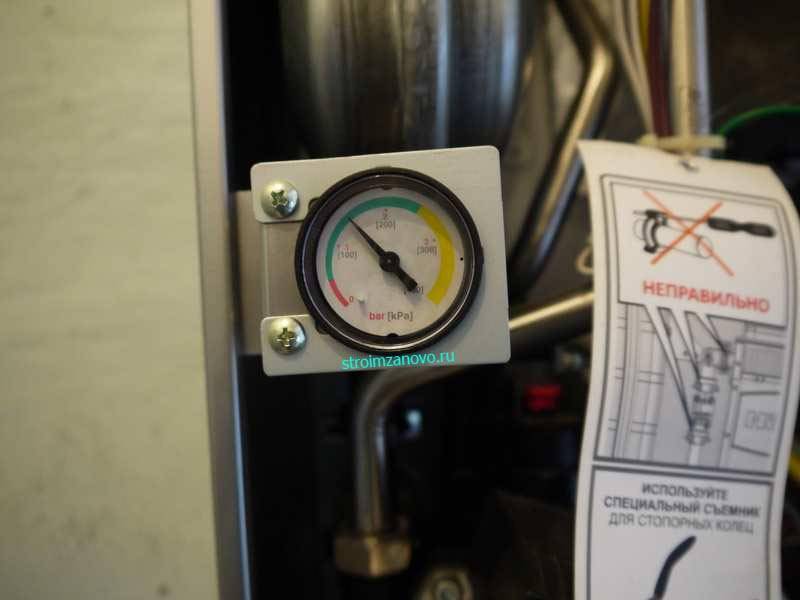 Почему котел не держит давление воды и как поднять его в системе отопления; что делать, если падает давление газа