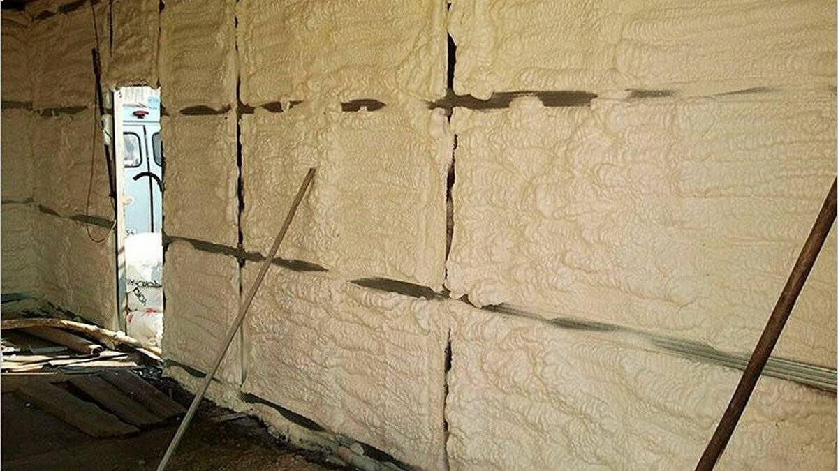 Пена для утепления стен внутри или снаружи: заполнения пустот между стенами монтажной пеной из баллона своими руками, усиление тепло и звукоизоляции