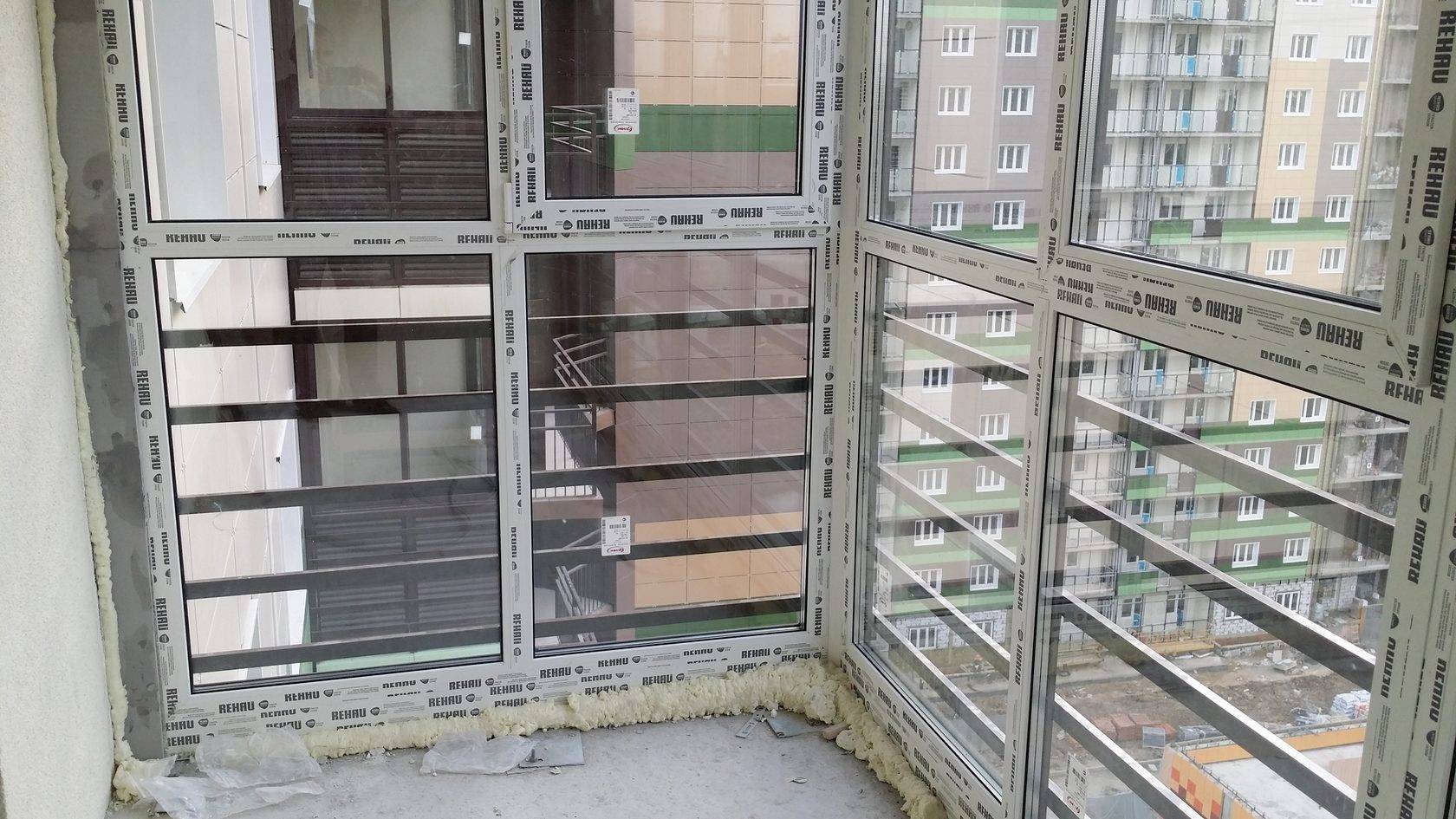 Французский балкон: остекление своими руками (фото)