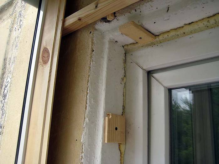Как утеплить балконную дверь своими руками: способы и материалы теплоизоляции