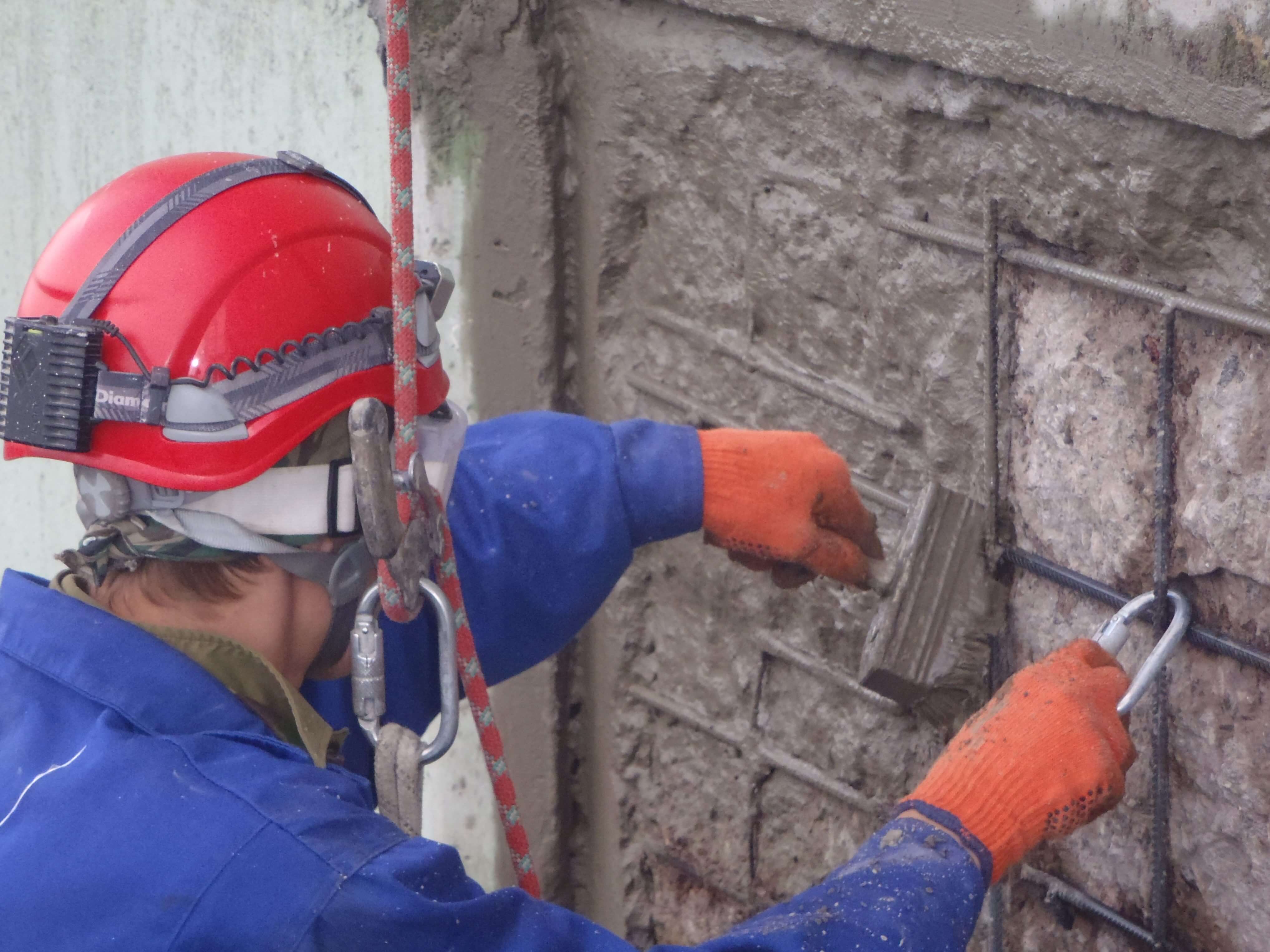 Потрескался бетон: как и чем заделать трещины?