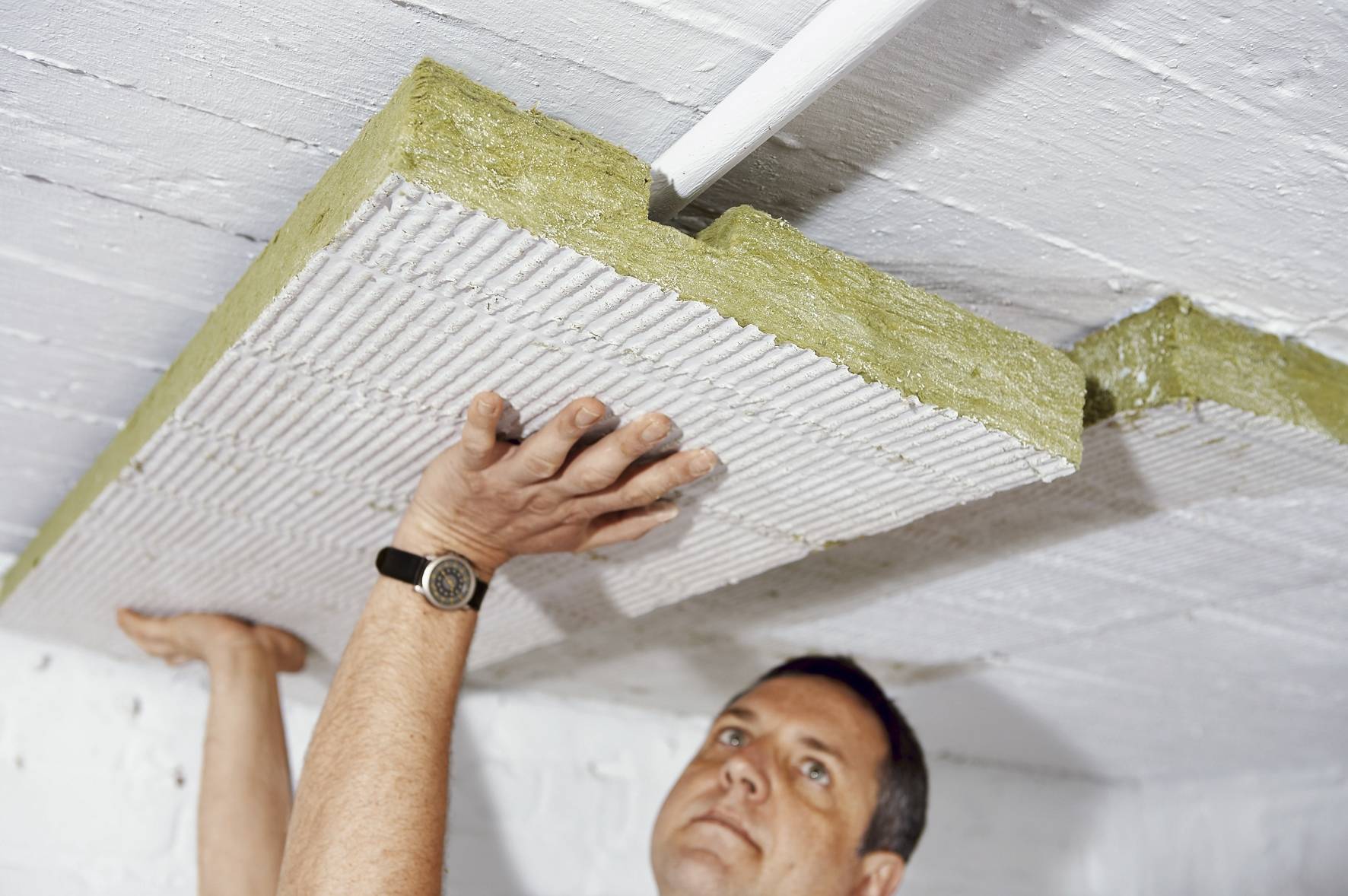 Утепление потолка в частном доме — обзор материалов и способов монтажа утеплителя