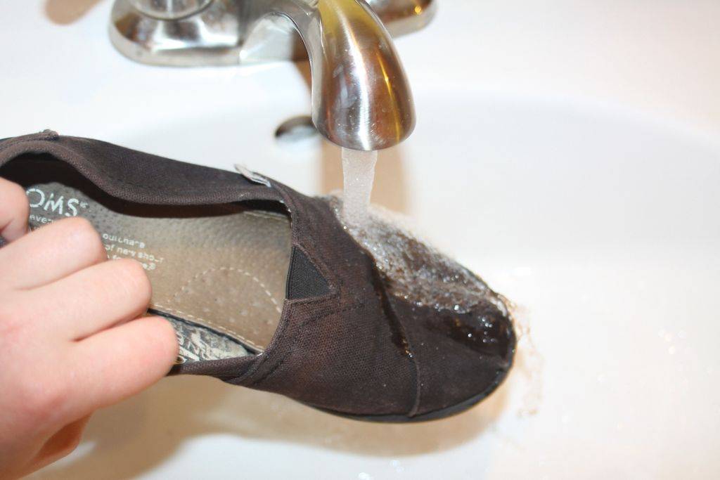 Как почистить любую обувь не покупаю специальных средств