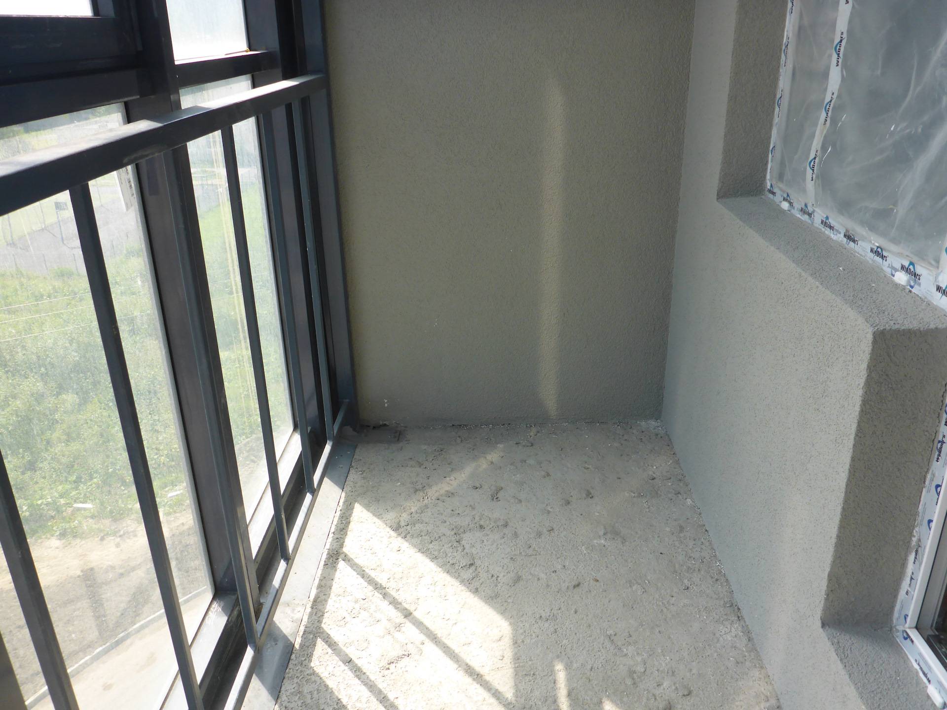Есть ли смысл утеплять балкон с холодным остеклением: плюсы и минусы лоджии