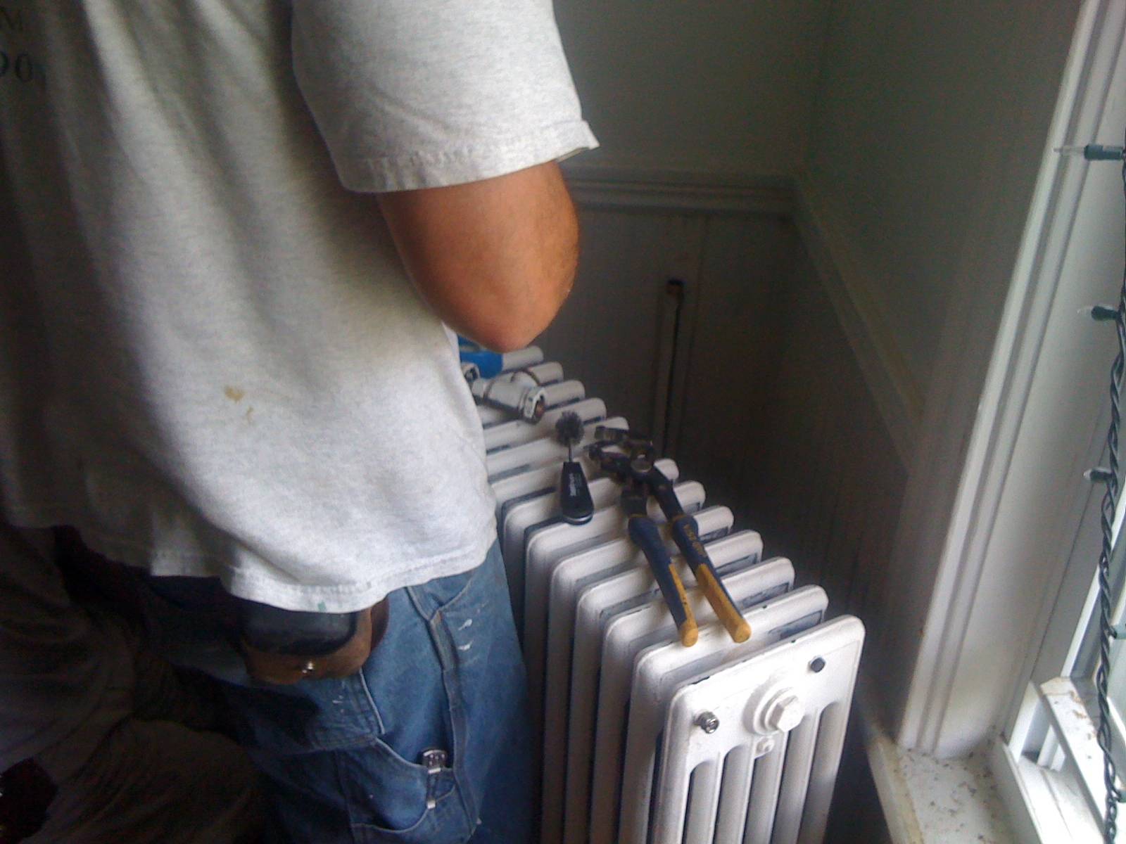Как устранить течь без опасных последствий: ремонт чугунных радиаторов отопления