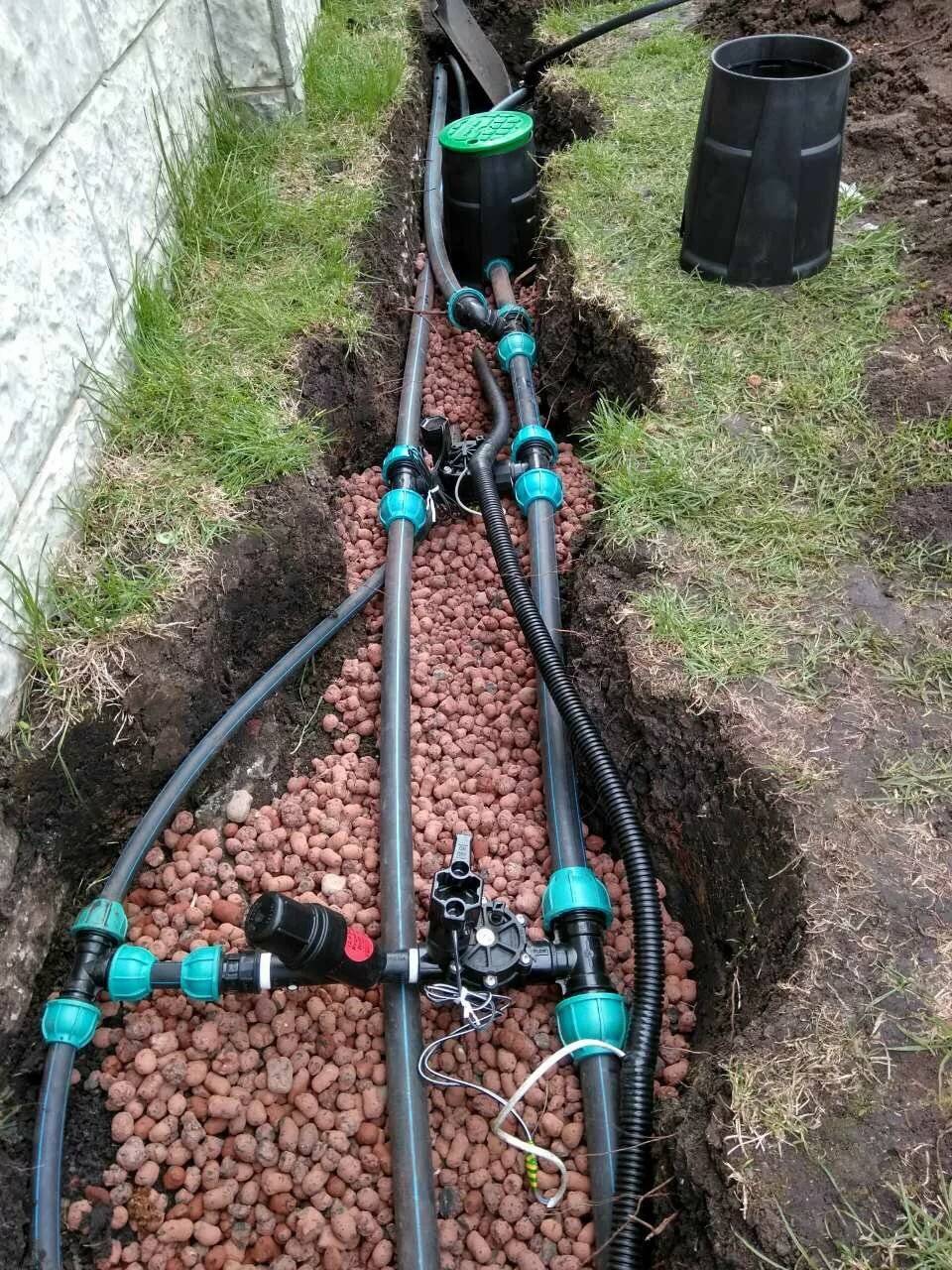 Водопровод для полива огорода на даче: варианты прокладки труб, особенности полипропиленового трубопровода