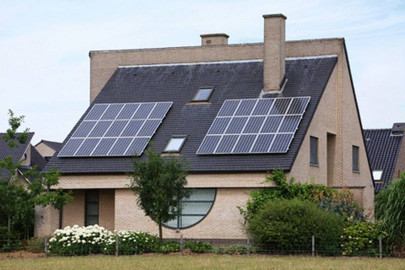 Выгодны ли солнечные батареи в частном доме или даче