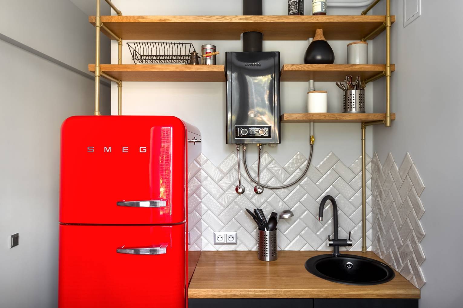 Дизайн кухни в хрущевке с газовой колонкой — 40 фото с идеями для интерьера
