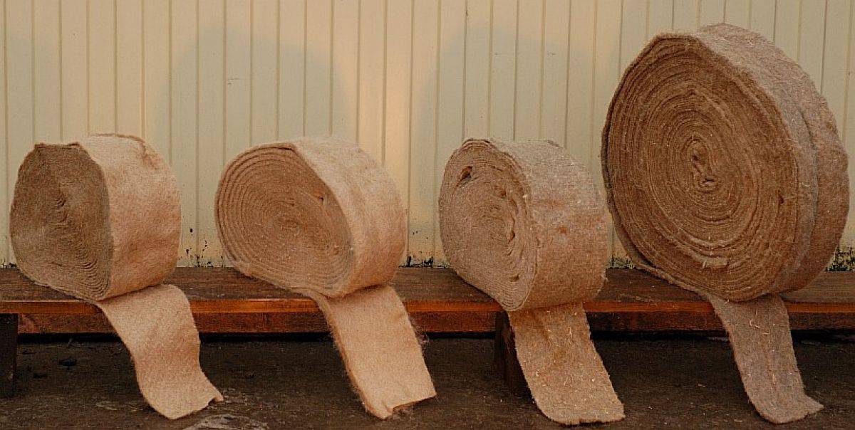 Нюансы выбора межвенцового утеплителя для деревянного дома