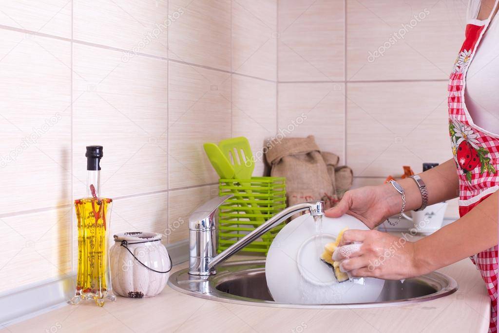 Как быстро помыть посуду: советы, рекомендации, способы облегчить скучный процесс