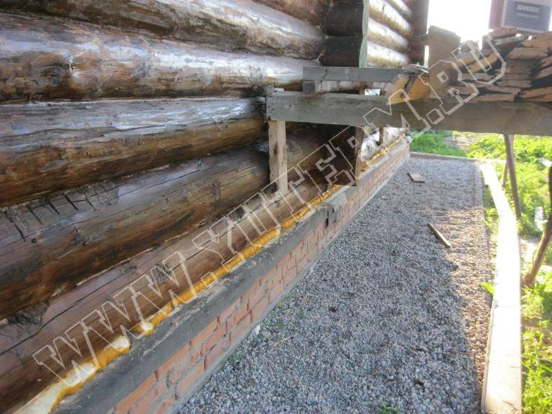 Как правильно сделать завалинку в деревянном доме?