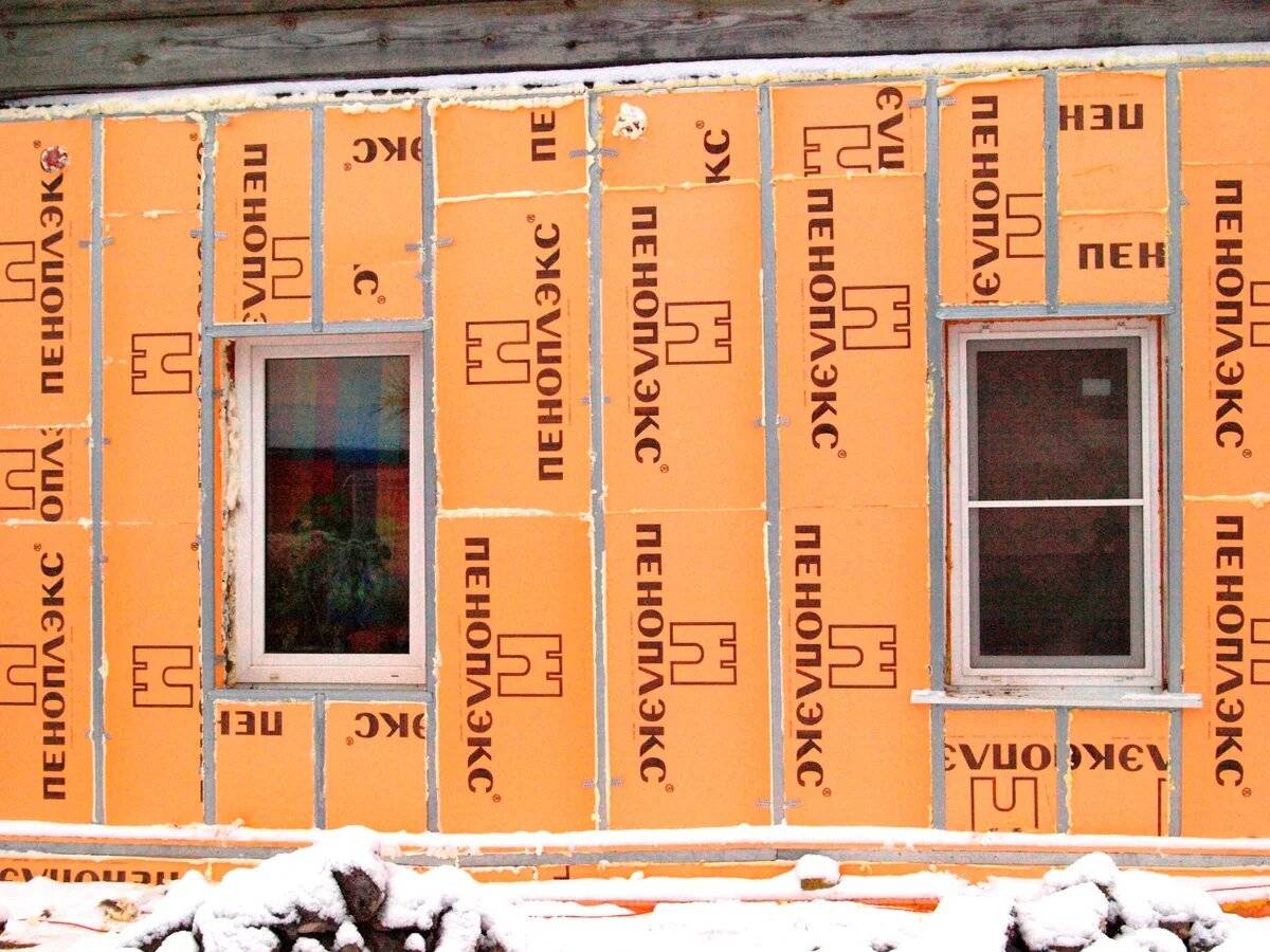 Можно ли утеплять деревянный дом пеноплексом – рекомендации специалистов