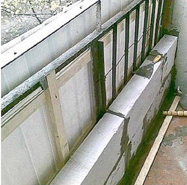 Зачем утеплять балконы и лоджии изнутри